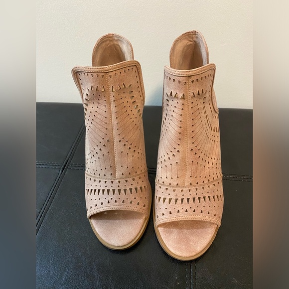 Shoes - Picture 3 of 5